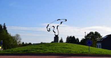 Satellitenfabrik Wallonien