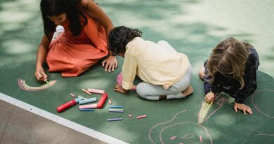 Kreative Spiele und Selbstausdruck bei Kindern
